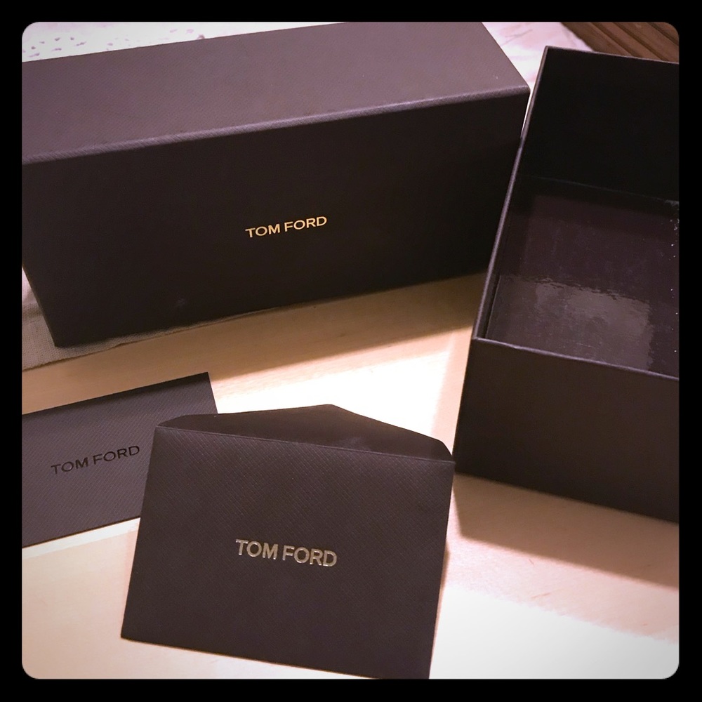 Authentic TOM FORD box & authenticity card